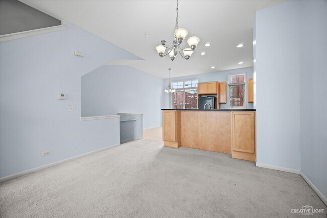 Building Photo - 208 Lake St
