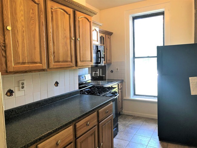 Building Photo - 1235 Fulton St