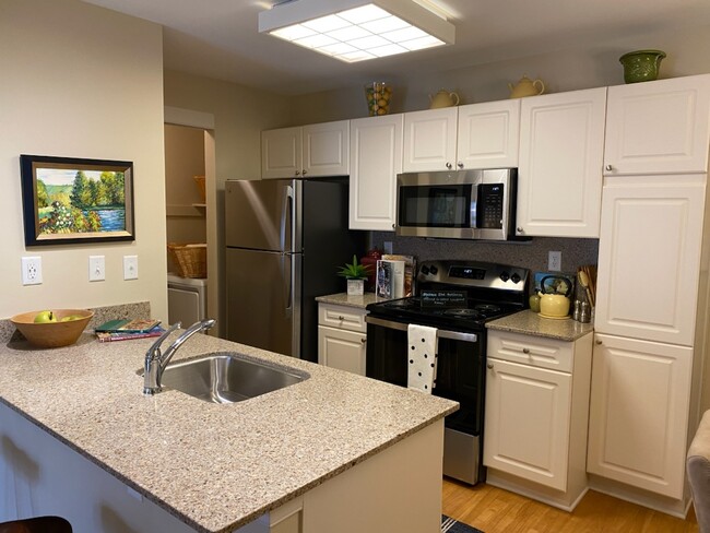 Stainless Appliances Available in Select Homes - Columbus Station Apartments at Town Center