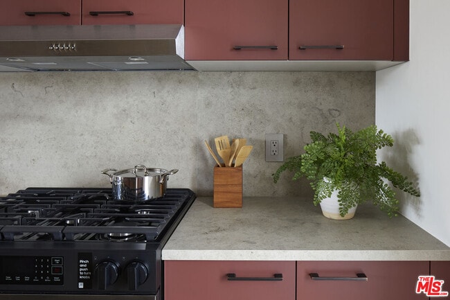 Building Photo - 12425 Texas Ave