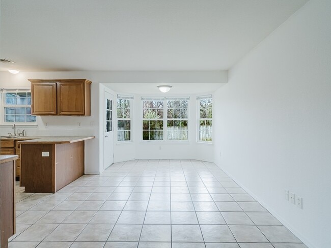 Building Photo - 2110 SE Atherton Cir