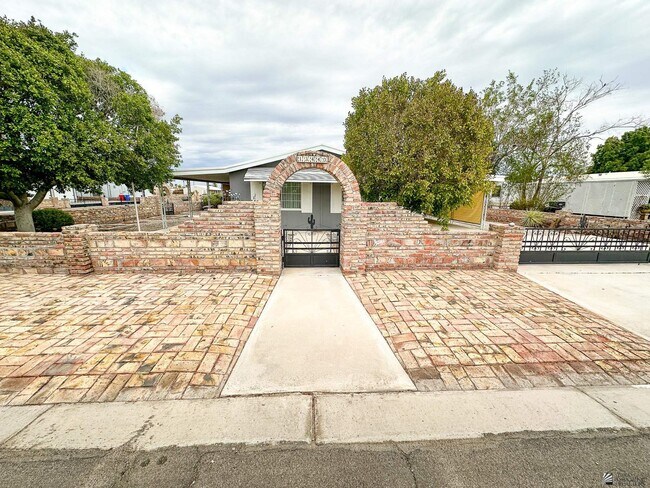 Foto del edificio - 13440 E 46th St