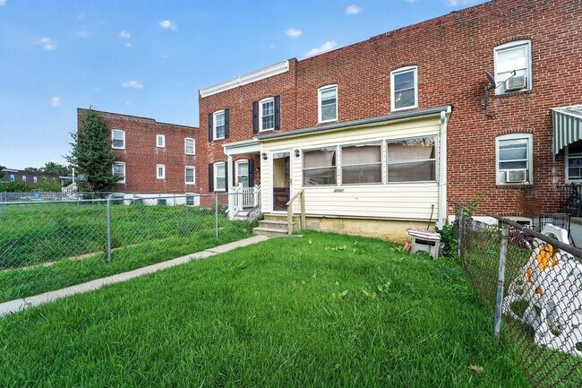 Foto del edificio - 4929 Brookwood Rd
