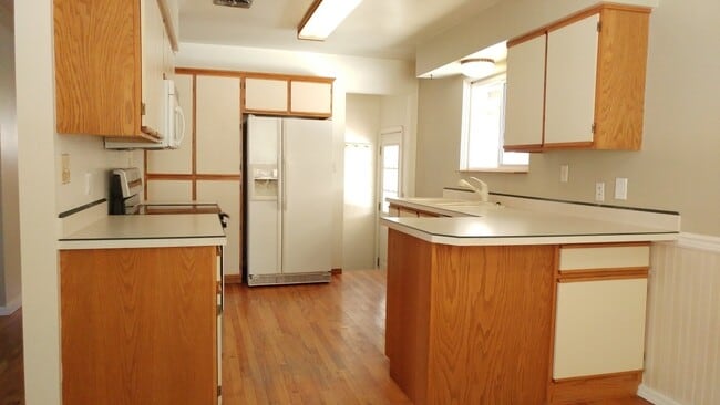 Building Photo - Large Four Bedroom Home with Finished Basement