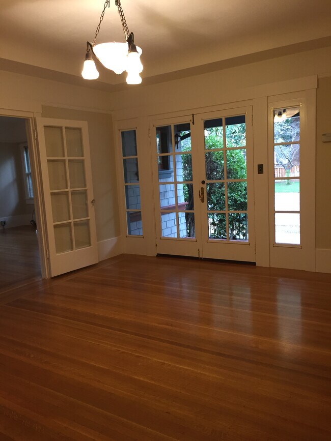 Breakfast room - 675 Lytton Ave