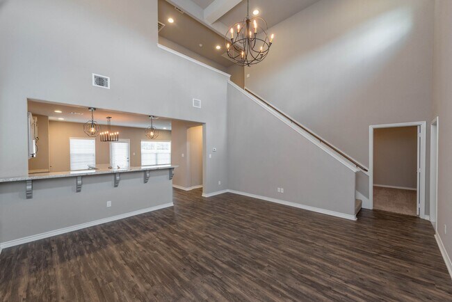 Building Photo - Five Bed Luxury Home in Pershing Pointe Vi...