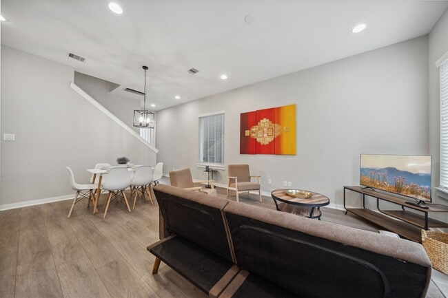 Foto del edificio - 8470 Berry Green Ln