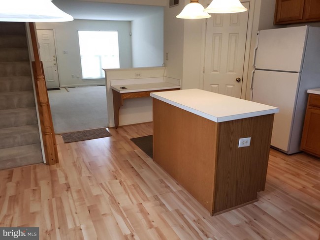 Building Photo - 8535 Towne Manor Ct
