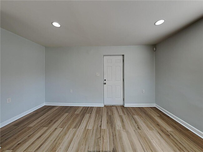 Foto del edificio - 1808 Flat Shoals Rd SE