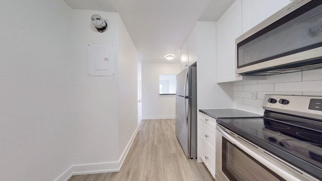 Building Photo - Beaverbrae Apartments