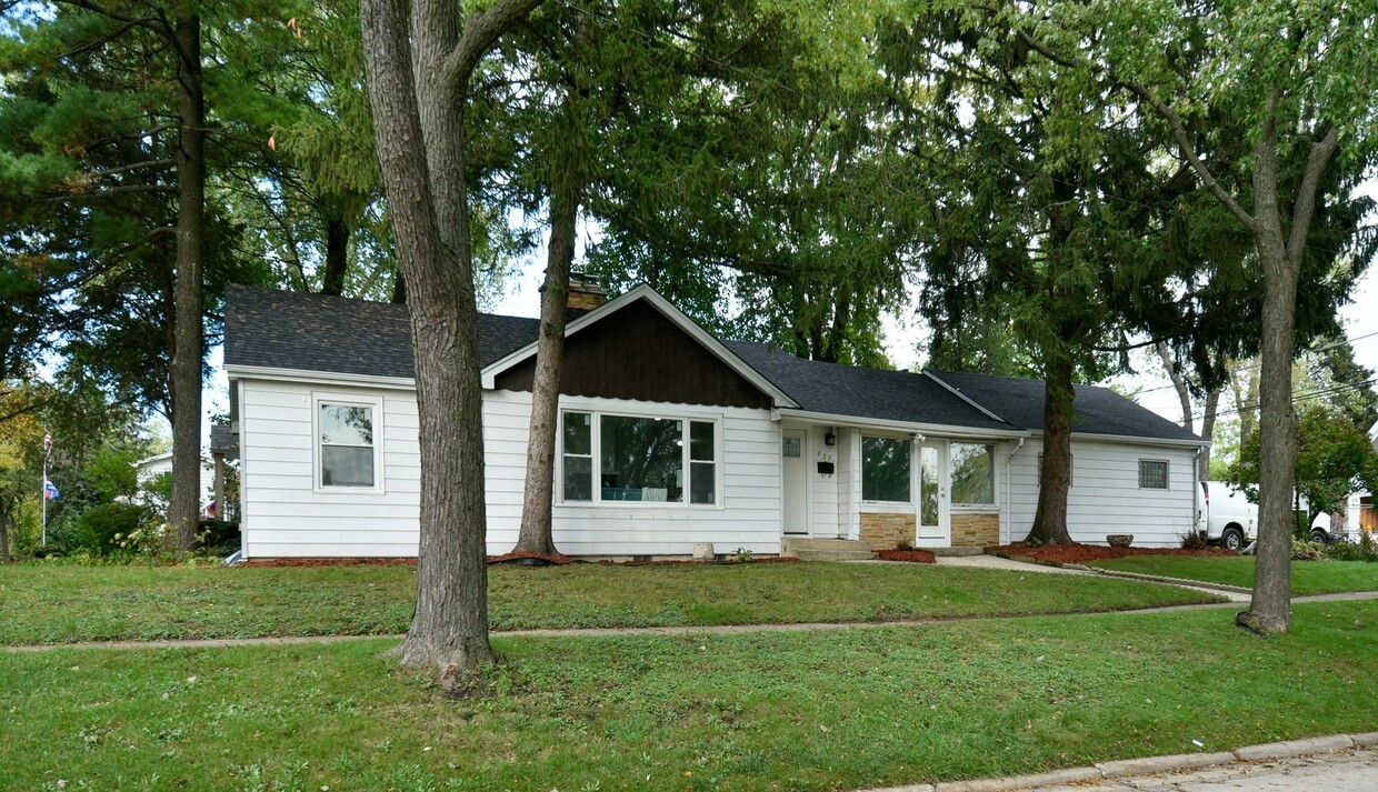 Foto principal - 237 S Hudson St