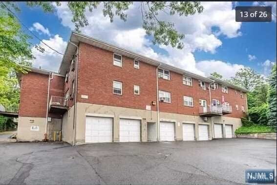 Foto del edificio - 325 Grantwood Blvd