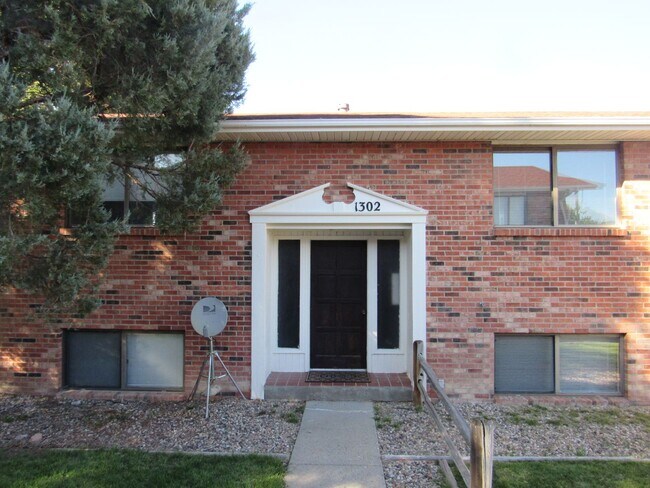 Foto del edificio - Centrally Located 2 Bedroom w/ Central Air