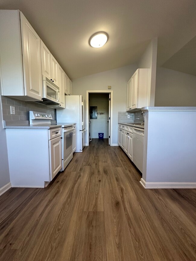 Building Photo - 107 Evergreen Pl