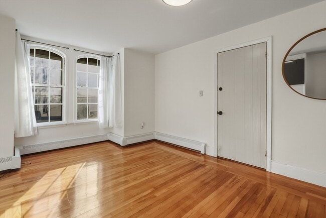 Building Photo - 50 Monmouth St