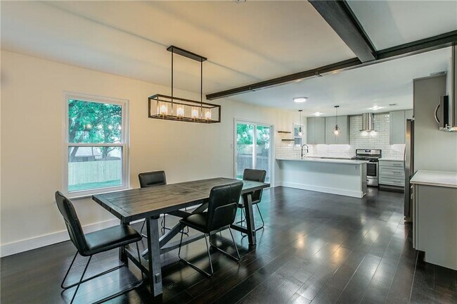 Building Photo - 9706 Cottle Dr