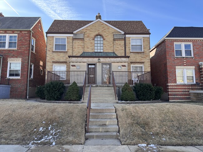 Building Photo - 5816 Mardel Ave