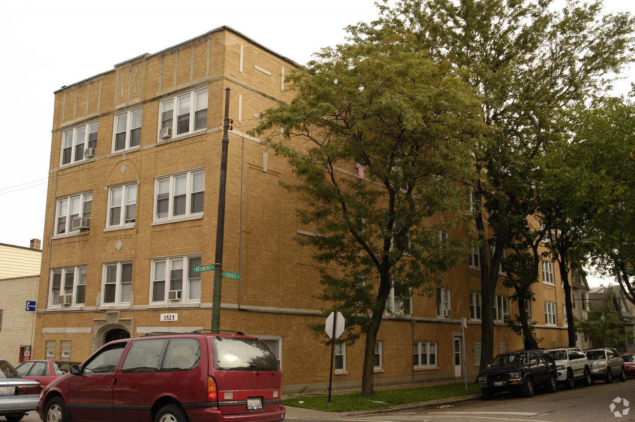 Foto principal - 3523-3525 W Belmont Ave