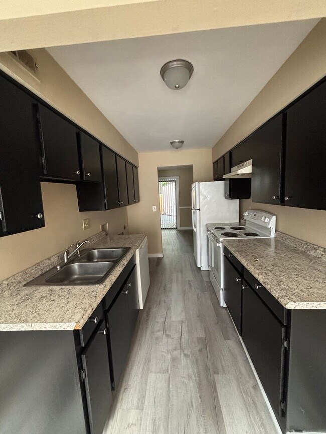 Foto del edificio - New Listing - Don't Miss Out!