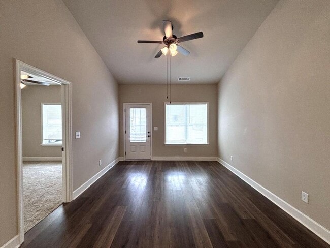 Building Photo - 502 Apple Jack Ct