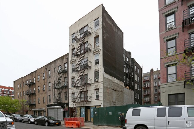 Building Photo - 444 E 13th St