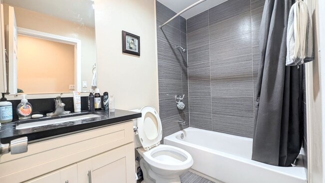 Building Photo - 1299 W 37th Dr