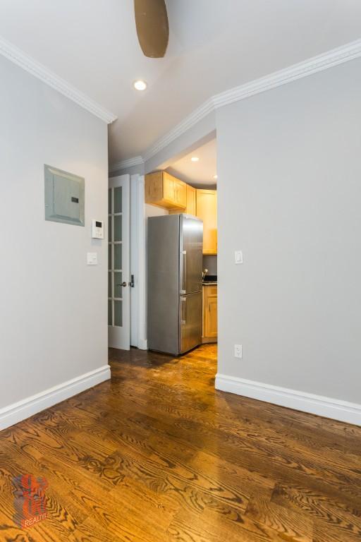 Foto del edificio - 326 E 35th St