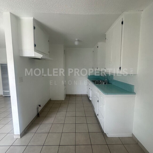 Building Photo - 1 bed/1bath apartment FOR RENT- 14520 Amar...