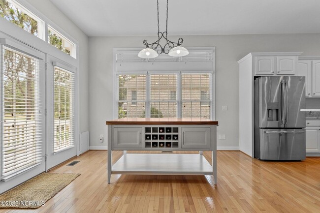 Building Photo - 124 Steeplechase Way