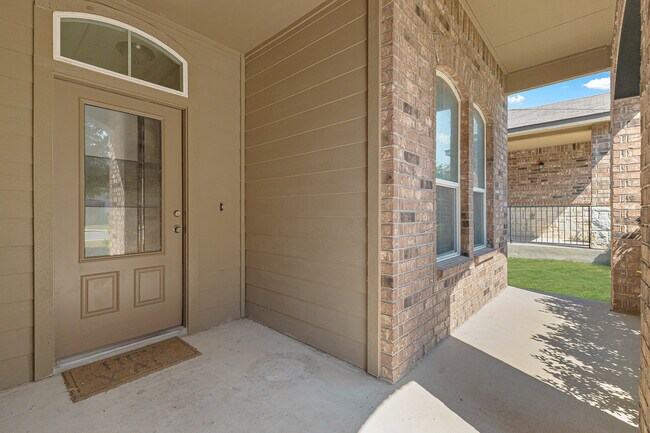 Building Photo - 611 Rose Spoonbill