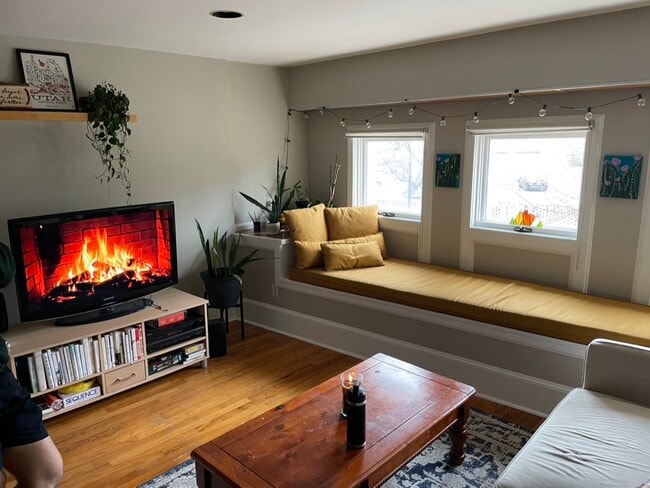 Fun window seat overlooking W. Main St.! - 323 W Main St Apartments