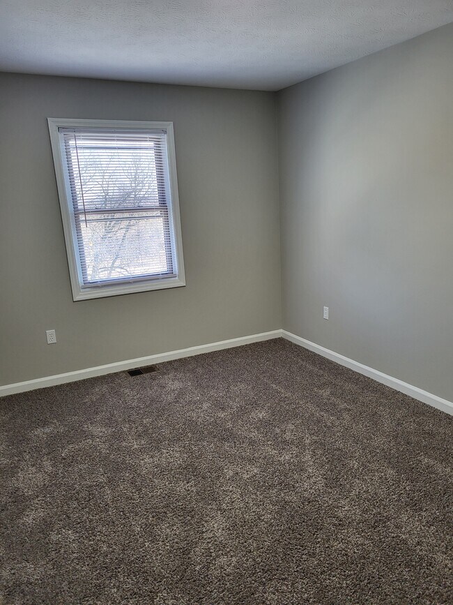 Foto del edificio - 225 Churchill Dr