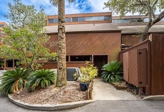 Building Photo - 2277 Seminole Rd