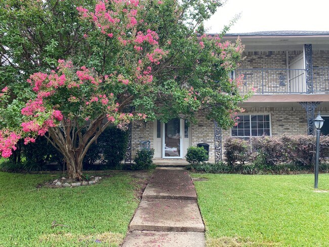 Foto del edificio - 2328 Garden Park Ct