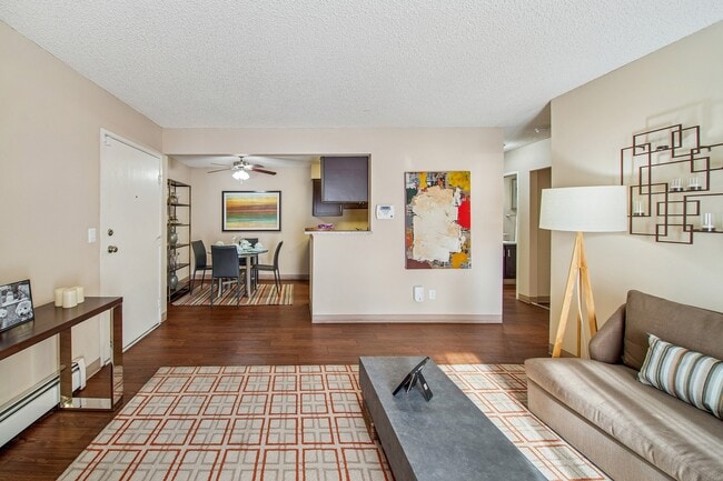 Foto del edificio - ReNew Cherry Creek