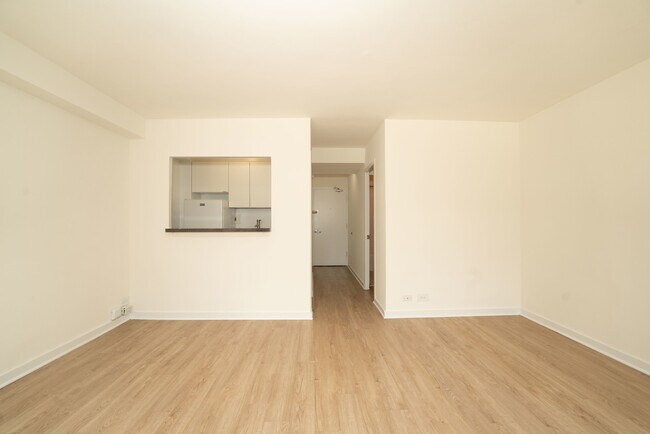 Foto del edificio - 3130 N Lake Shore Dr