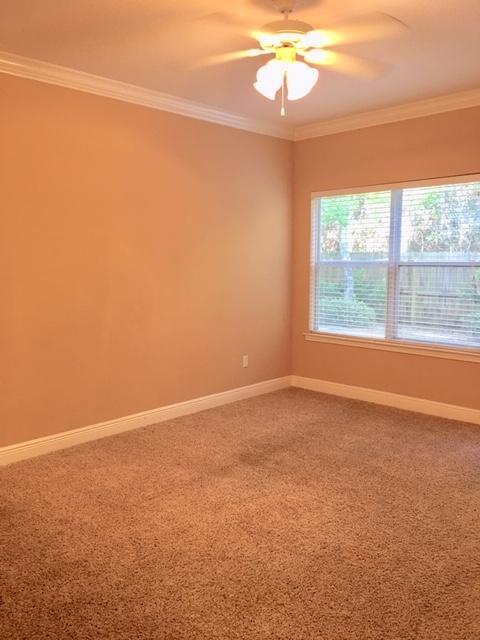 Foto del edificio - 2200 Hadleigh Hills Ct