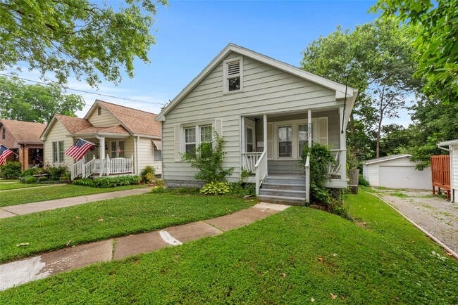Building Photo - 7621 Weaver Ave