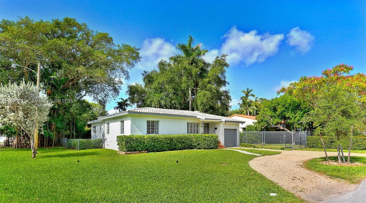 Foto principal - 2500 Overbrook St
