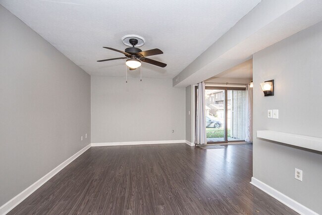Building Photo - 7392 Creekwood Dr