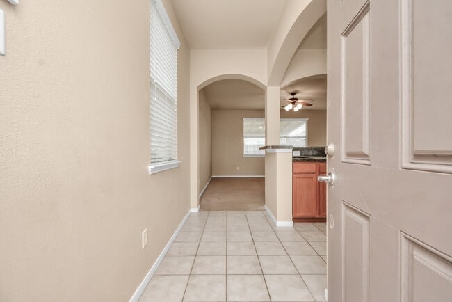 Building Photo - 4047 Mossy Spring Ln