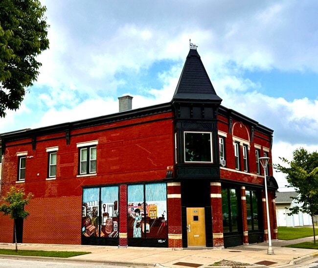 Building Photo - 830 Vine St