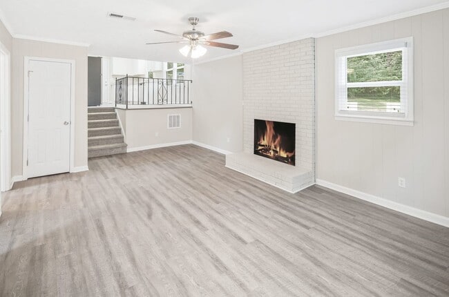 Building Photo - 6301 Old Coach Rd