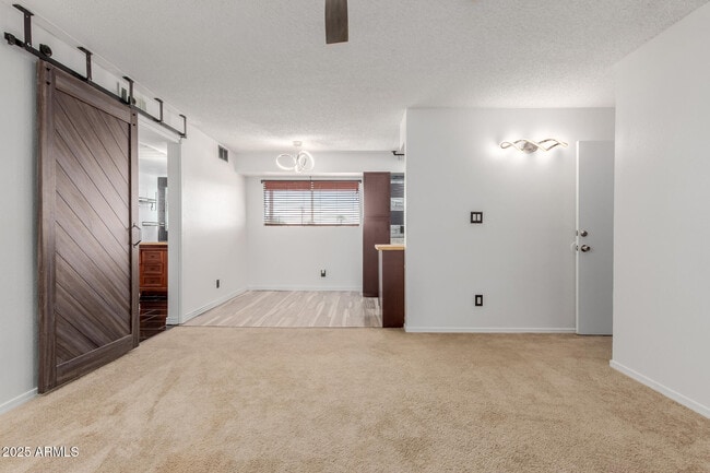 Building Photo - 2625 E Indian School Rd