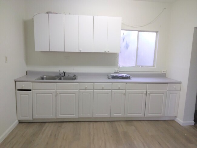 Foto del edificio - 34220 Cheseboro Rd