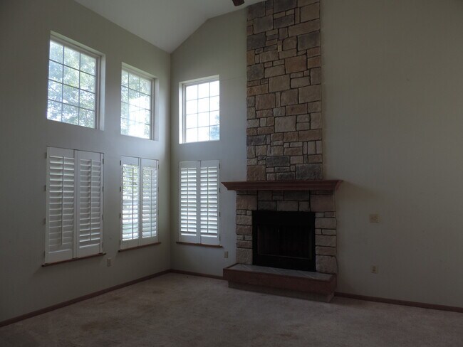 Building Photo - 130 NW 171 Rd