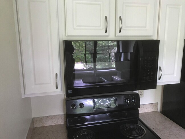 Foto del edificio - 3 Bedroom Home in SE Eugene