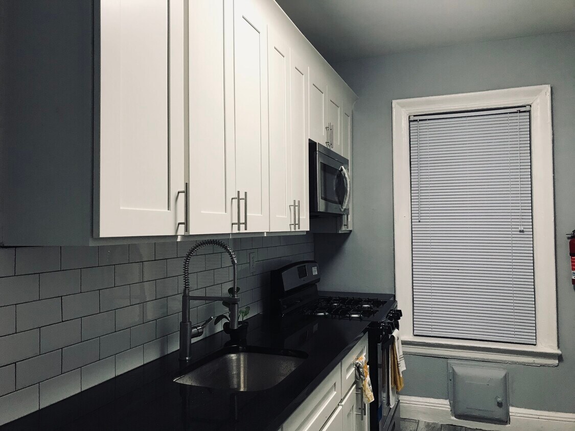 Newly renovated kitchen. - 194 Kensington Ave