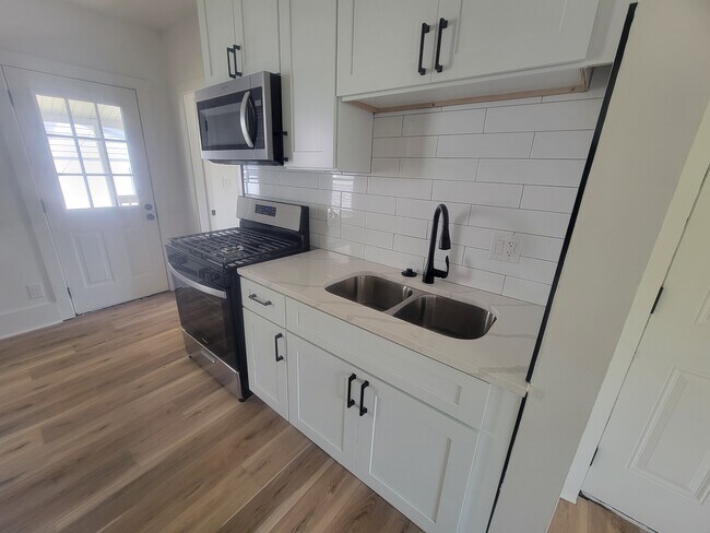 Foto del edificio - 1542 Thomas Ave