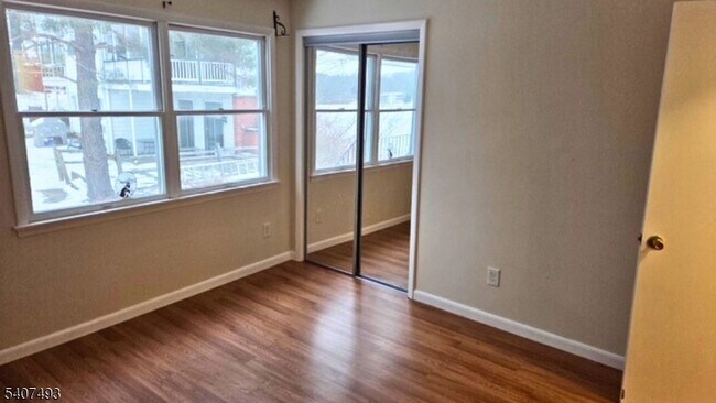 Foto del edificio - 306 Lake Shore S